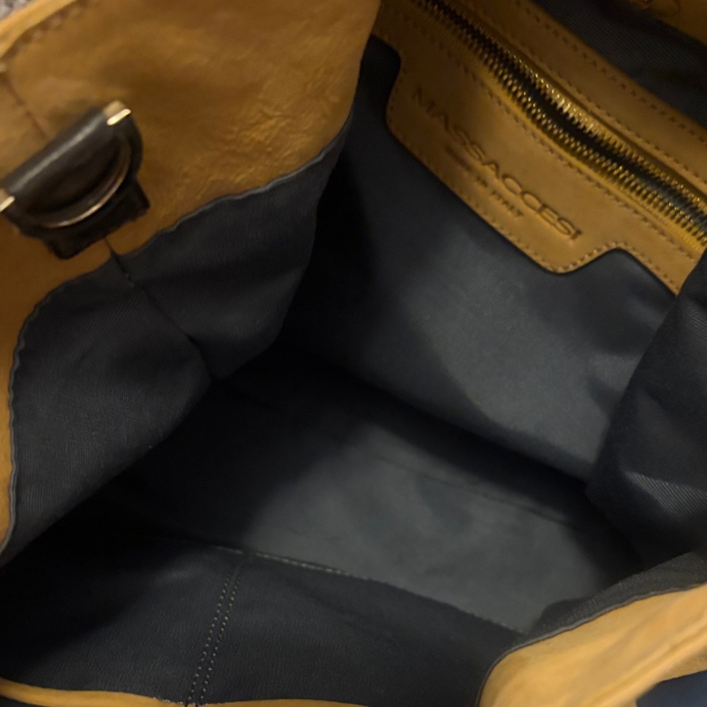 Stylish Yellow Leather Shoulder Bag with Black Straps - Picture 3 of 10
